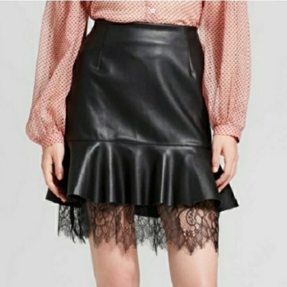 WHO WHAT WEAR leather skirt with lace trim